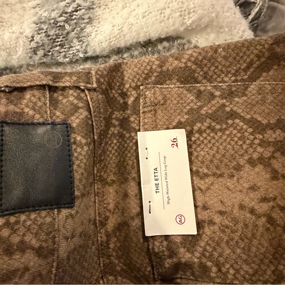 AG Etta Snake Print High Rise Wide Leg Cropped Jeans Size 26 - Picture 2 of 2